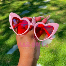 Load image into Gallery viewer, Heart Sunglasses
